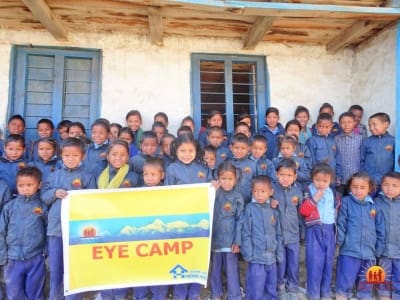 Augen auf – für die Kinder Nepals mit mobiler Augenklinik durch die Berge