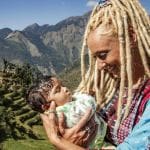 Stella Deetjen, Gründerin von Back to Life, in den Hochgebirgen Nepals.